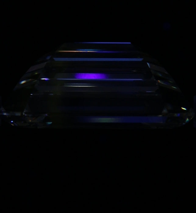 5.02ct Emerald H VS1 Natural Diamond fluorescence image