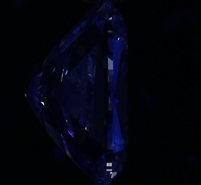 2.01ct CBE G VS1 Natural Diamond fluorescence image