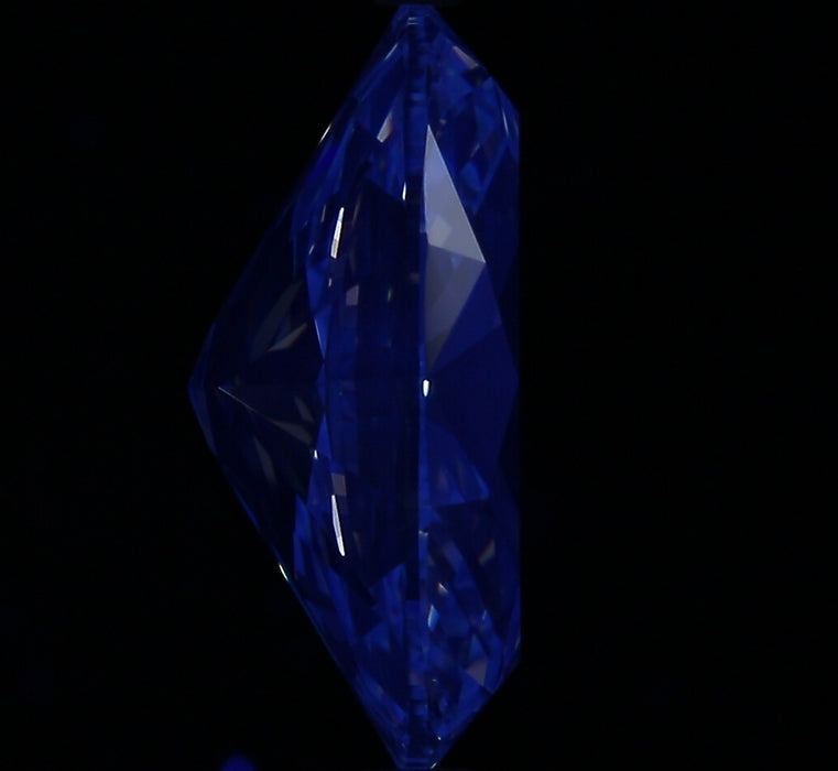 3.70ct Oval J VS1 Natural Diamond fluorescence image
