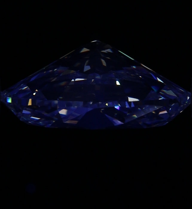 2.01ct Oval I VVS2 Natural Diamond fluorescence image