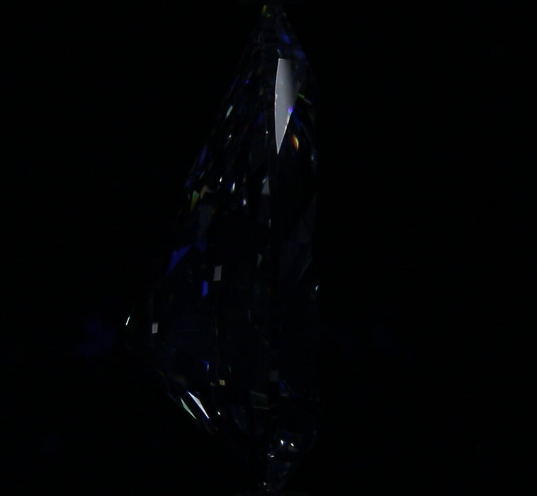 3.51ct Pear E SI1 Natural Diamond fluorescence image