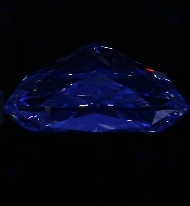 3.05ct CE F VS2 Natural Diamond fluorescence image