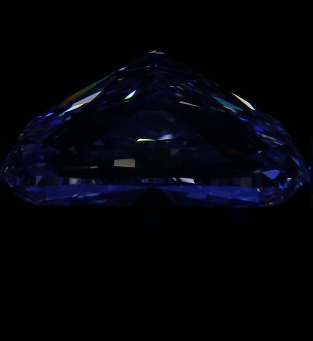 2.01ct CE G VVS2 Natural Diamond fluorescence image