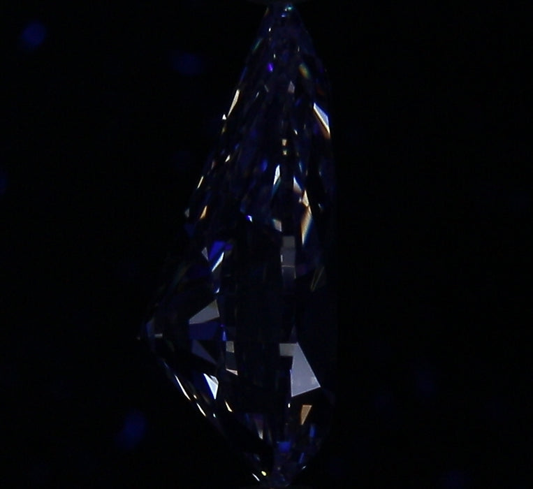 2.01ct Pear H VS1 Natural Diamond fluorescence image
