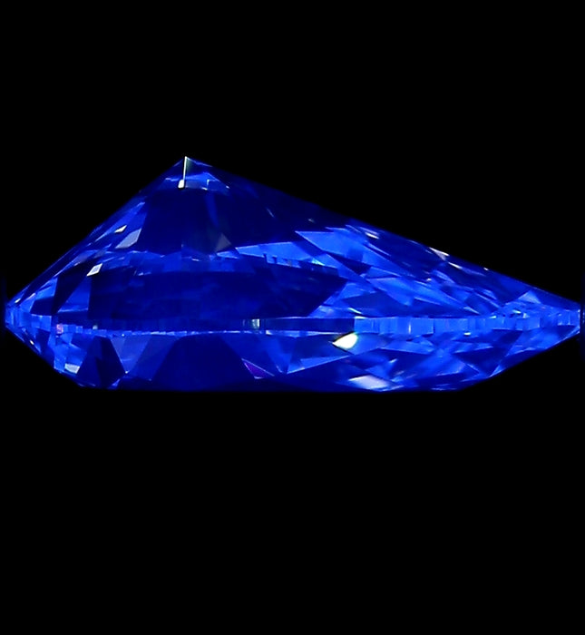 2.80ct Pear F VS1 Natural Diamond fluorescence image