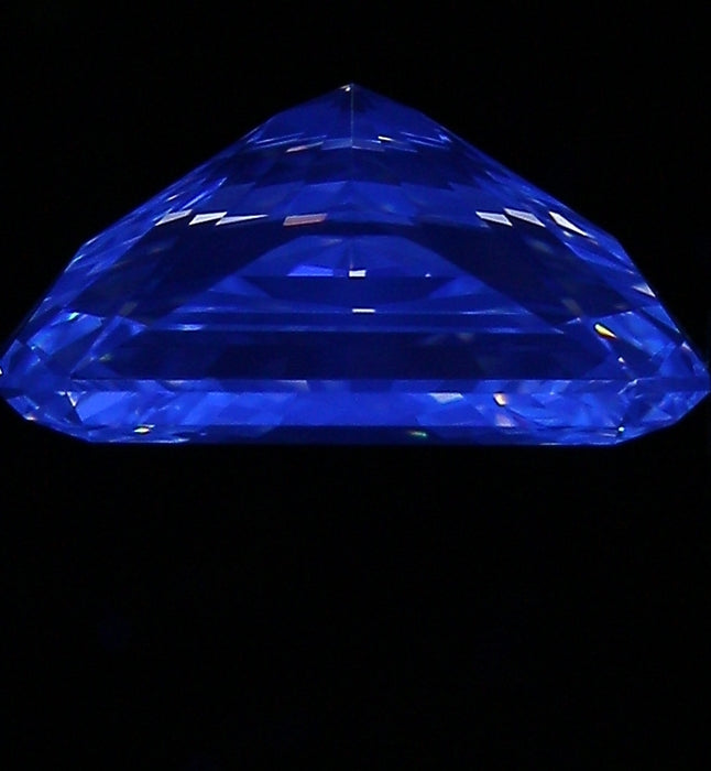 3.02ct Radiant G VVS2 Natural Diamond fluorescence image