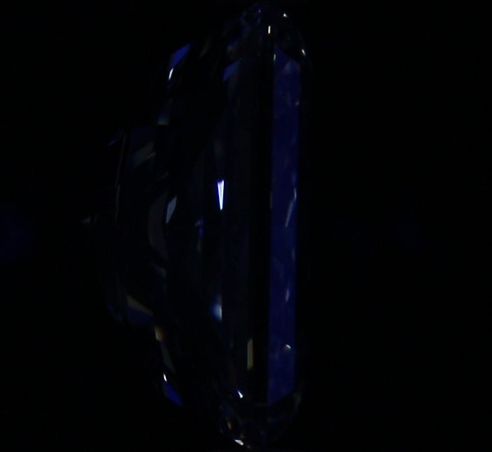 2.03ct Radiant H VS2 Natural Diamond fluorescence image