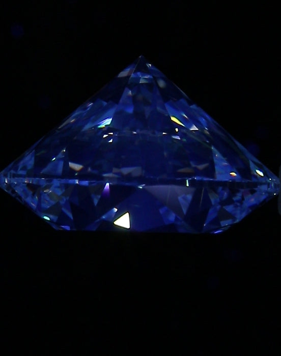 4.70ct Round G VS2 Natural Diamond fluorescence image