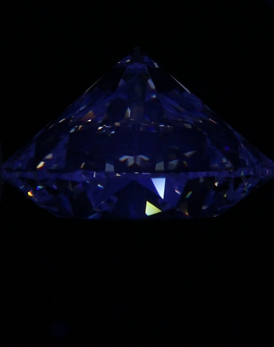 2.50ct Round G VS1 Natural Diamond fluorescence image