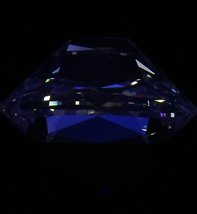 5.03ct OMB L VS2 Natural Diamond fluorescence image