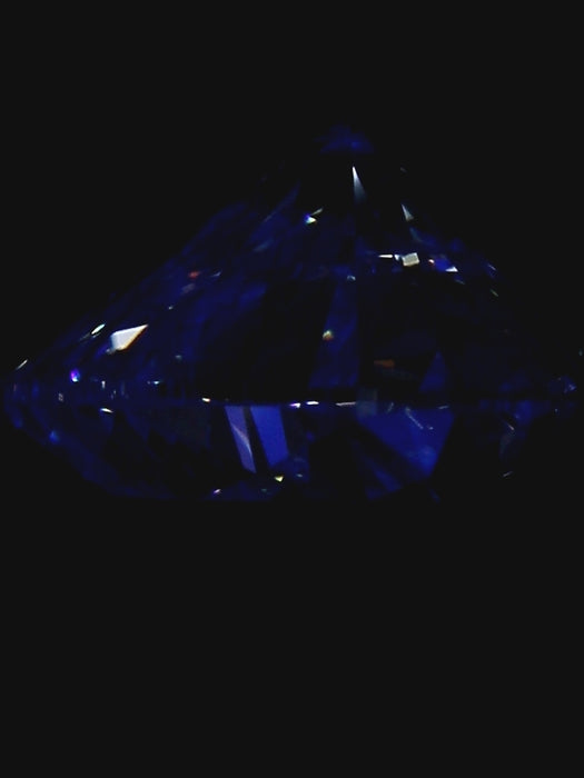2.51ct Heart D VS2 Natural Diamond fluorescence image