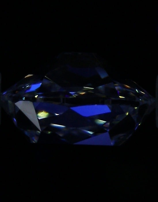 1.02ct OMB E VVS2 Natural Diamond fluorescence image