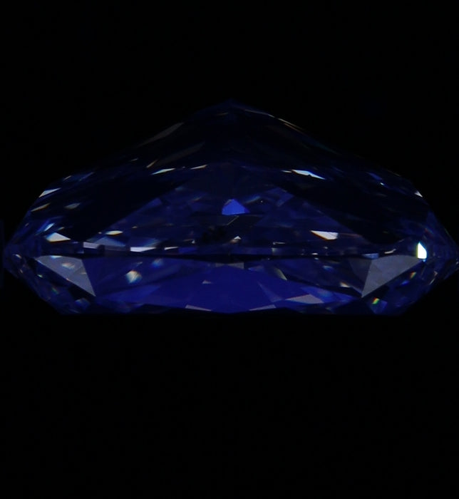 5.23ct CE I SI1 Natural Diamond fluorescence image