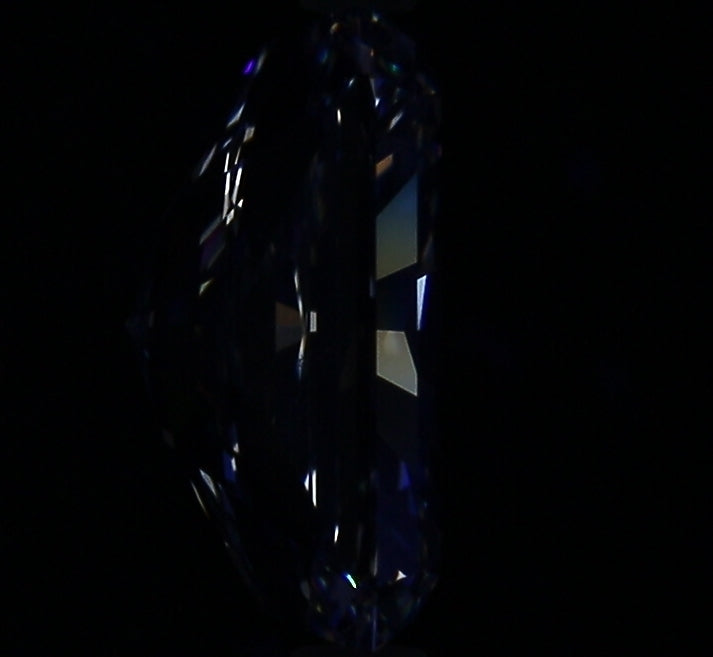 2.51ct Radiant E VS2 Natural Diamond fluorescence image