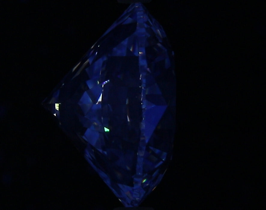 4.01ct Round F VS2 Natural Diamond fluorescence image