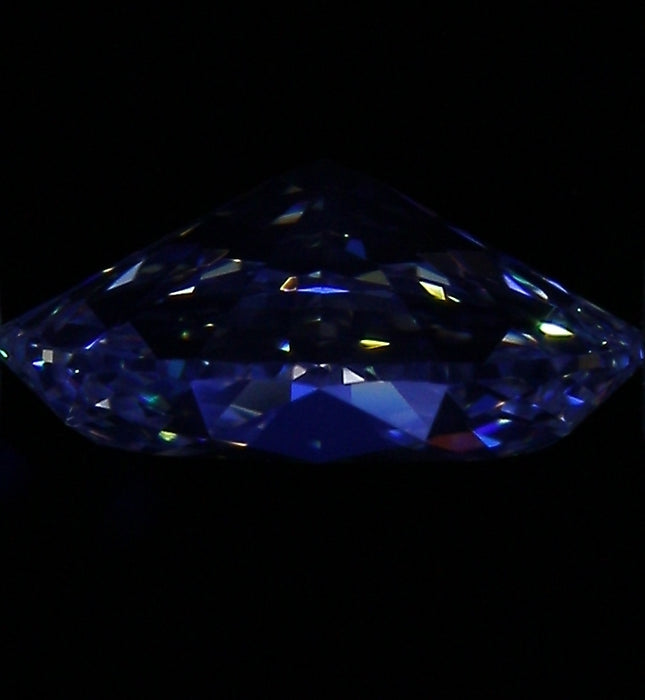 1.01ct Oval G VVS1 Natural Diamond fluorescence image