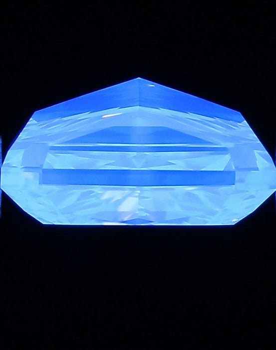 1.32ct Radiant FY VS1 Natural Diamond fluorescence image