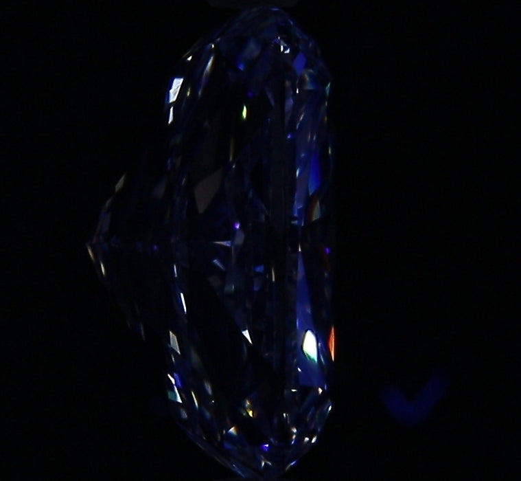 3.02ct CE E SI1 Natural Diamond fluorescence image