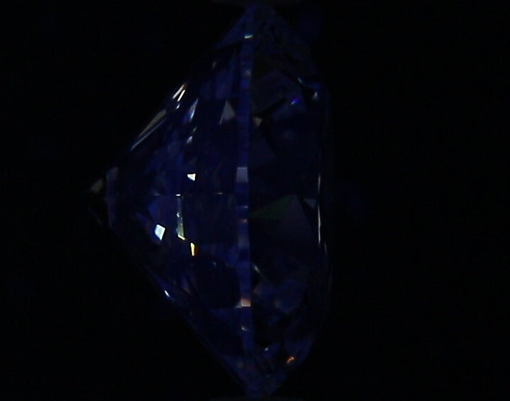 2.06ct Round H VS2 Natural Diamond fluorescence image