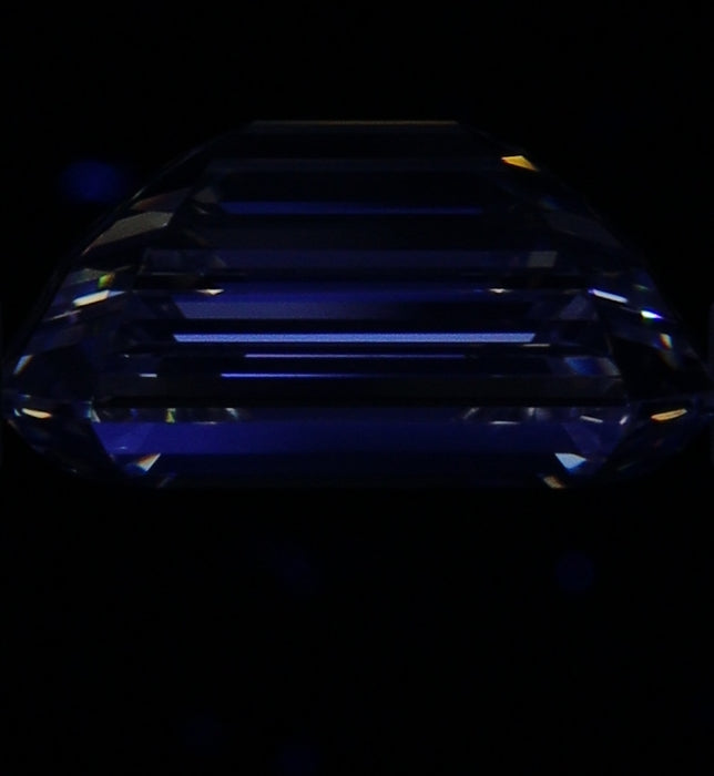 2.50ct Emerald H VVS2 Natural Diamond fluorescence image