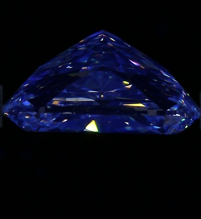 3.01ct CE F VS1 Natural Diamond fluorescence image