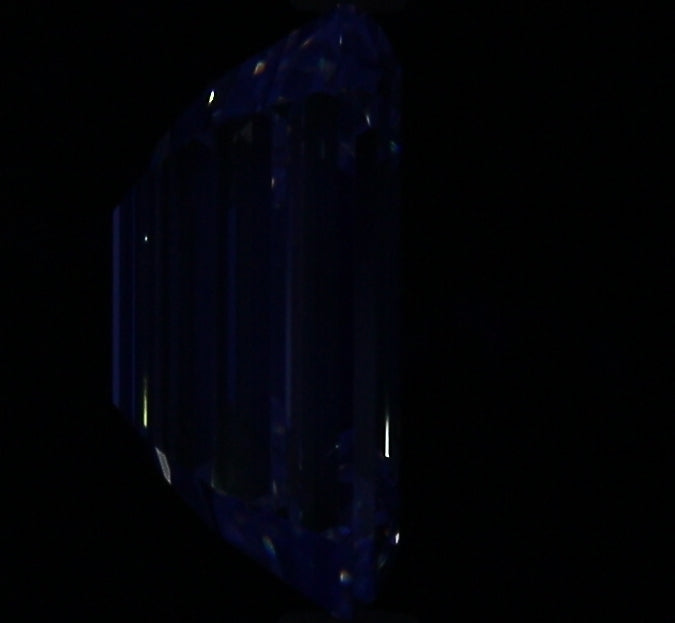 2.00ct Emerald J SI1 Natural Diamond fluorescence image