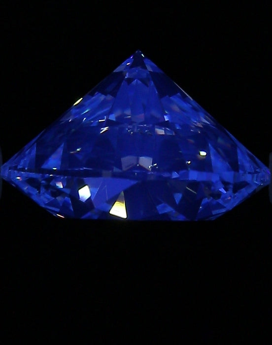 4.01ct Round J SI1 Natural Diamond fluorescence image