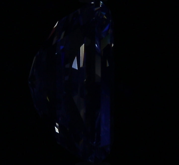 2.50ct Radiant F VS1 Natural Diamond fluorescence image