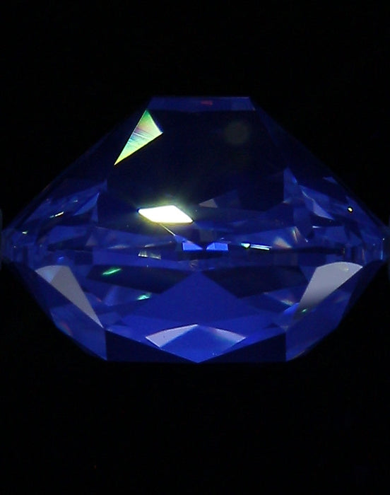 7.03ct OMB U-V VS2 Natural Diamond fluorescence image