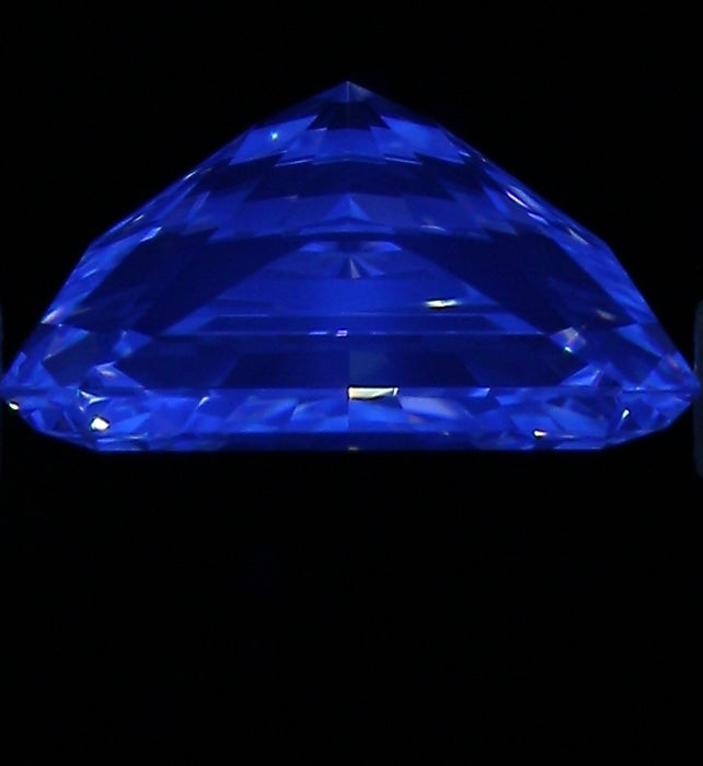 1.52ct Radiant G IF Natural Diamond fluorescence image