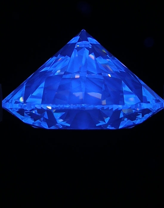 2.52ct Round J VVS1 Natural Diamond fluorescence image