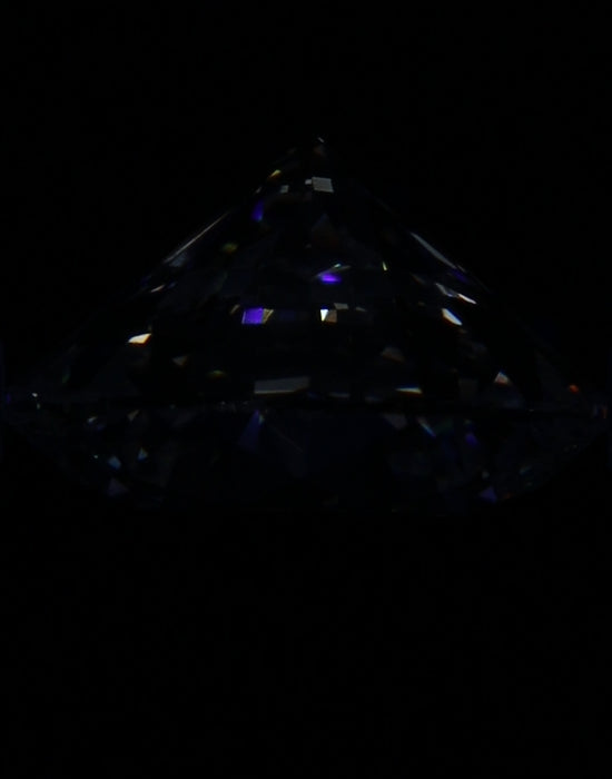 3.73ct Round D VVS1 Natural Diamond fluorescence image