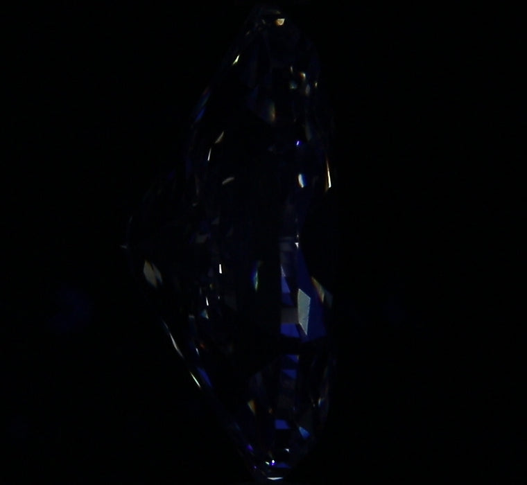 3.01ct Oval I VS1 Natural Diamond fluorescence image