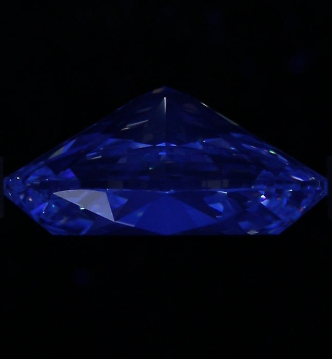 2.50ct Oval F VS2 Natural Diamond fluorescence image
