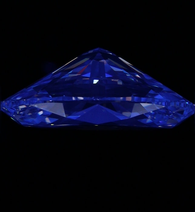 1.32ct Oval F VVS1 Natural Diamond fluorescence image