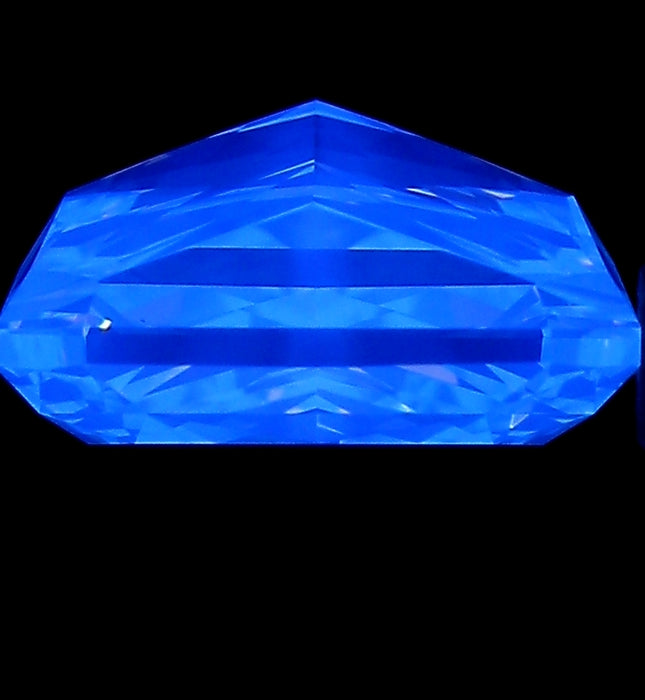 1.52ct Radiant FY VS1 Natural Diamond fluorescence image