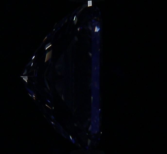 1.90ct Radiant I VVS1 Natural Diamond fluorescence image