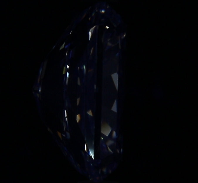 2.01ct Radiant I VS2 Natural Diamond fluorescence image