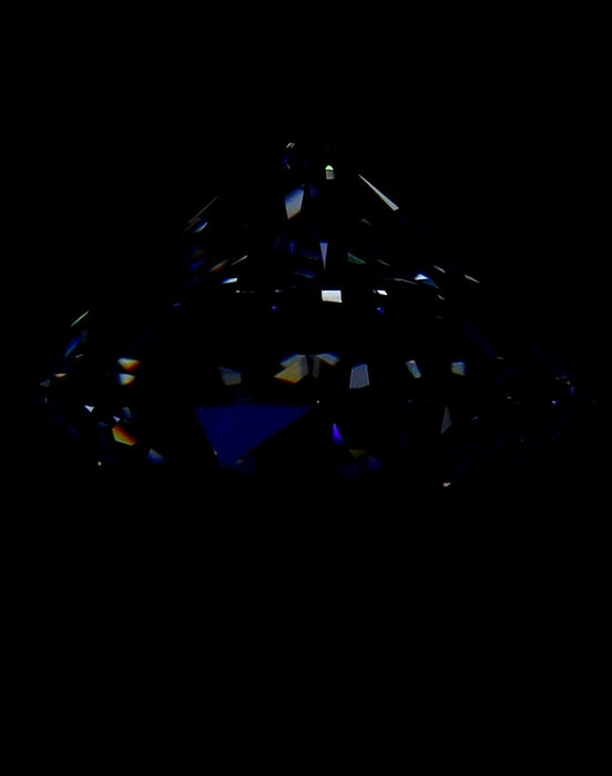 5.27ct Round G VS1 Natural Diamond fluorescence image