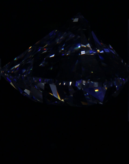 8.04ct Heart D FL Natural Diamond fluorescence image