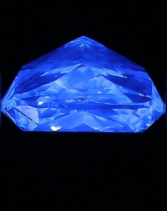 1.01ct CM H VS2 Natural Diamond fluorescence image