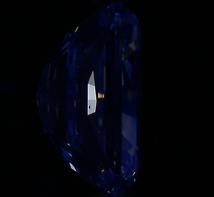 3.00ct Radiant I VS1 Natural Diamond fluorescence image