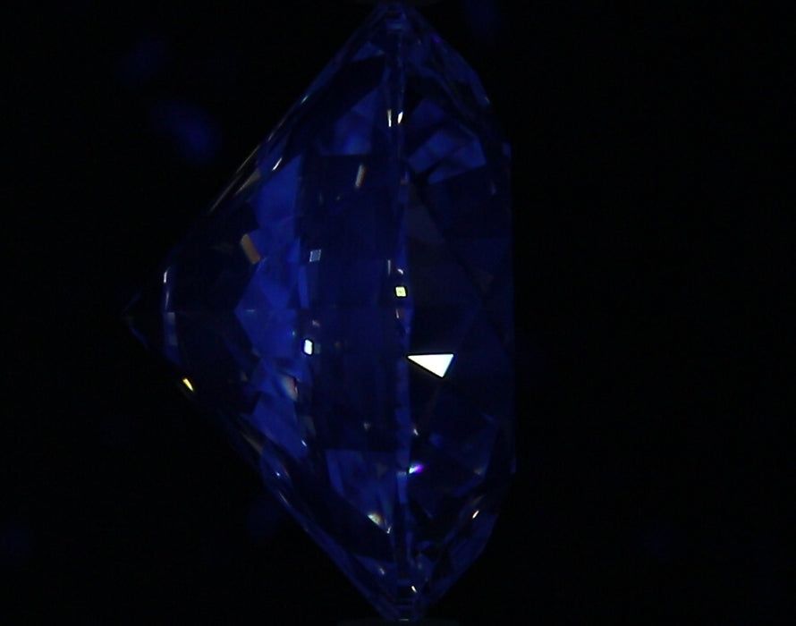 3.51ct Round H VS1 Natural Diamond fluorescence image