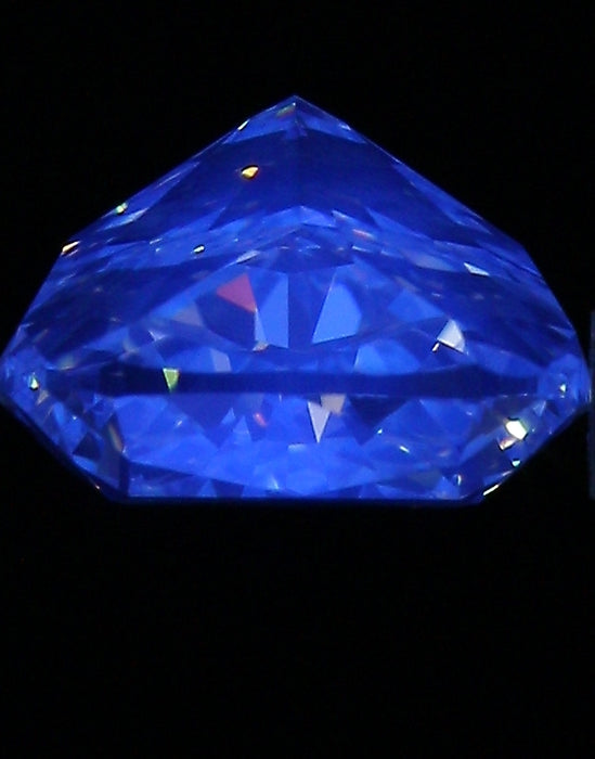 1.60ct Cushion O-P VS1 Natural Diamond fluorescence image