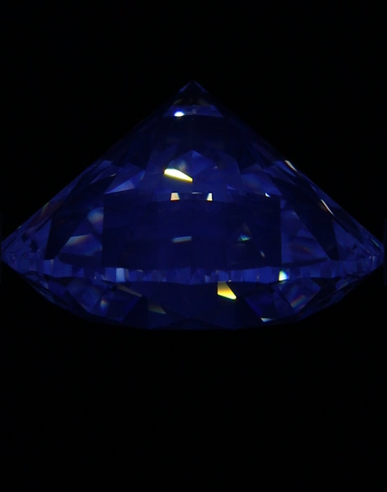 5.42ct Round J VS1 Natural Diamond fluorescence image
