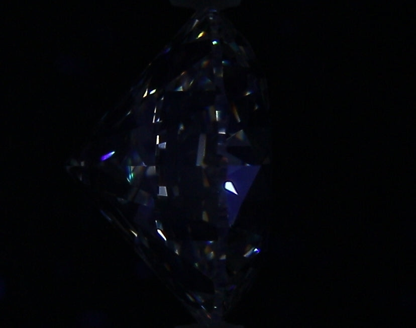 3.01ct Round H VS1 Natural Diamond fluorescence image
