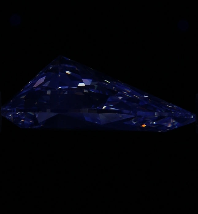 1.03ct Pear H VVS2 Natural Diamond fluorescence image