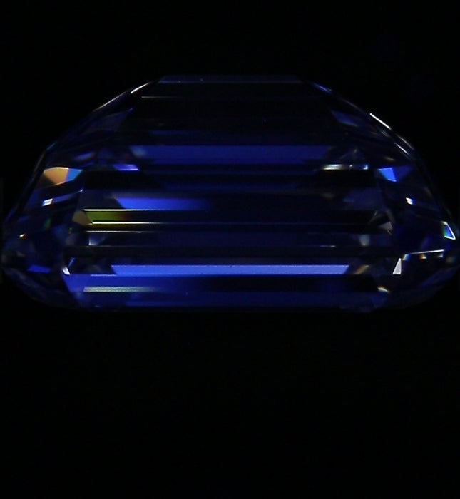 2.50ct Emerald J VS1 Natural Diamond fluorescence image