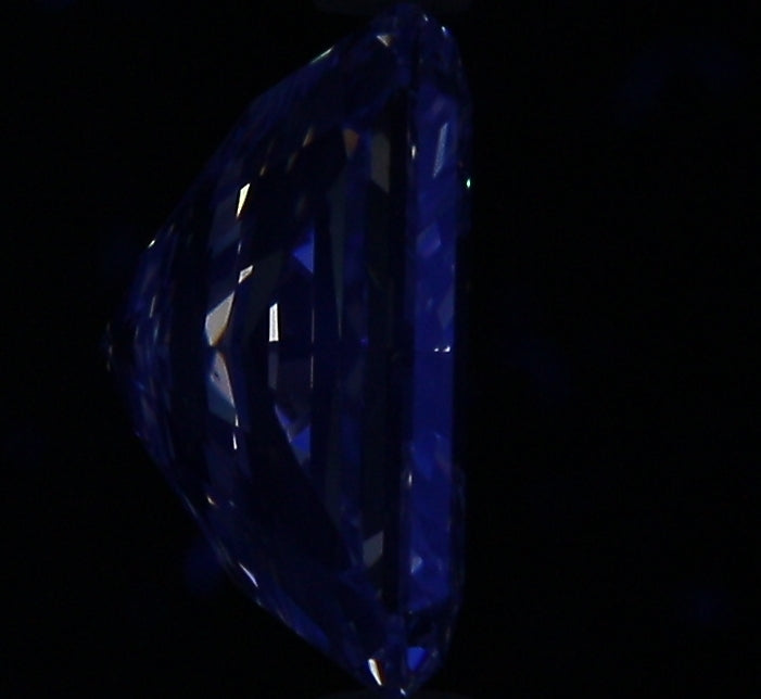 2.01ct Radiant J SI1 Natural Diamond fluorescence image