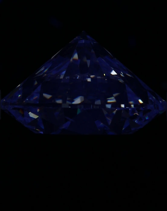 4.80ct Round I SI1 Natural Diamond fluorescence image